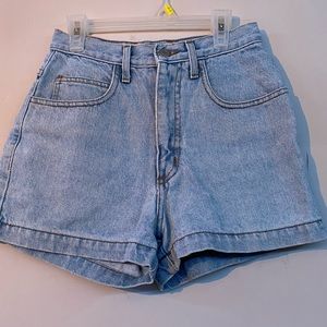 GUESS shorts Size 1 Condition 10/10